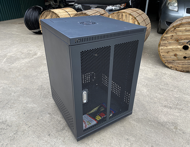 Tủ rack 15U D600 mẫu mới hãng UNIRACK